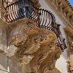 Aristoteles- Mit Blick In Naehe Des Zentrums Von By Interhome Scicli